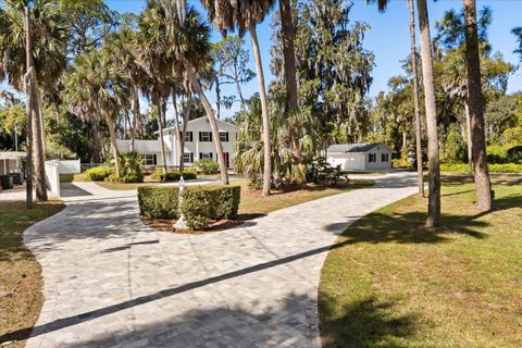 Tiny photo for 3001 Lakeshore Drive, Mount Dora, FL 32757 (MLS # G5106972)