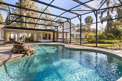 Tiny photo for 3001 Lakeshore Drive, Mount Dora, FL 32757 (MLS # G5106972)