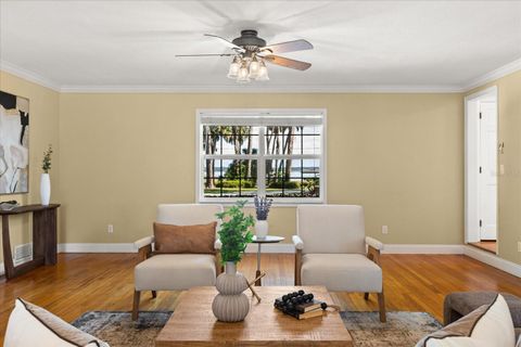 Tiny photo for 3001 Lakeshore Drive, Mount Dora, FL 32757 (MLS # G5106972)