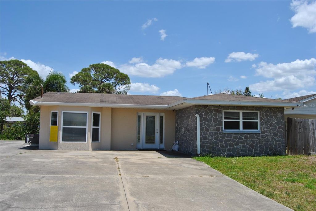 Photo of 119 18th Street NW, Ruskin, FL 33570 (MLS # TB8378138)