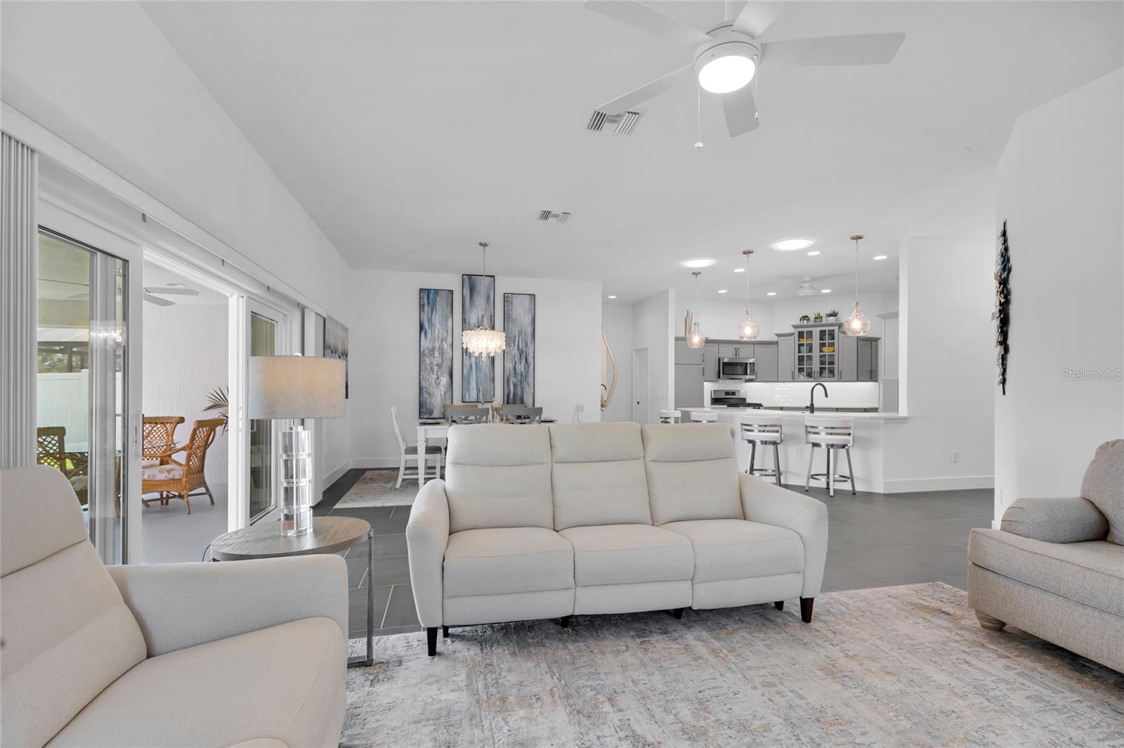 VILLAGESOF SOUTHERN OAKS - Residential