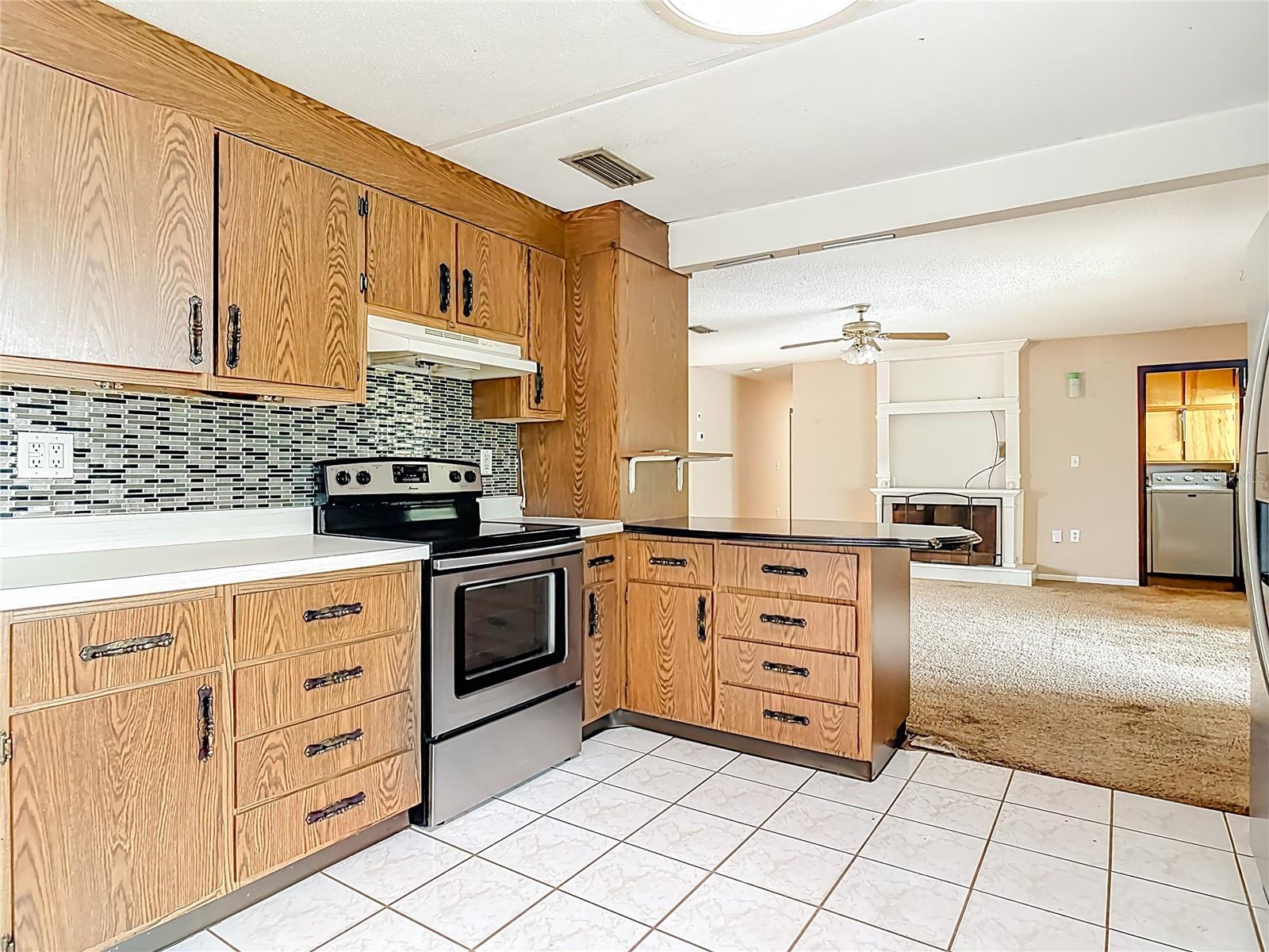 LAKE MARIE ESTS REPLAT - Residential