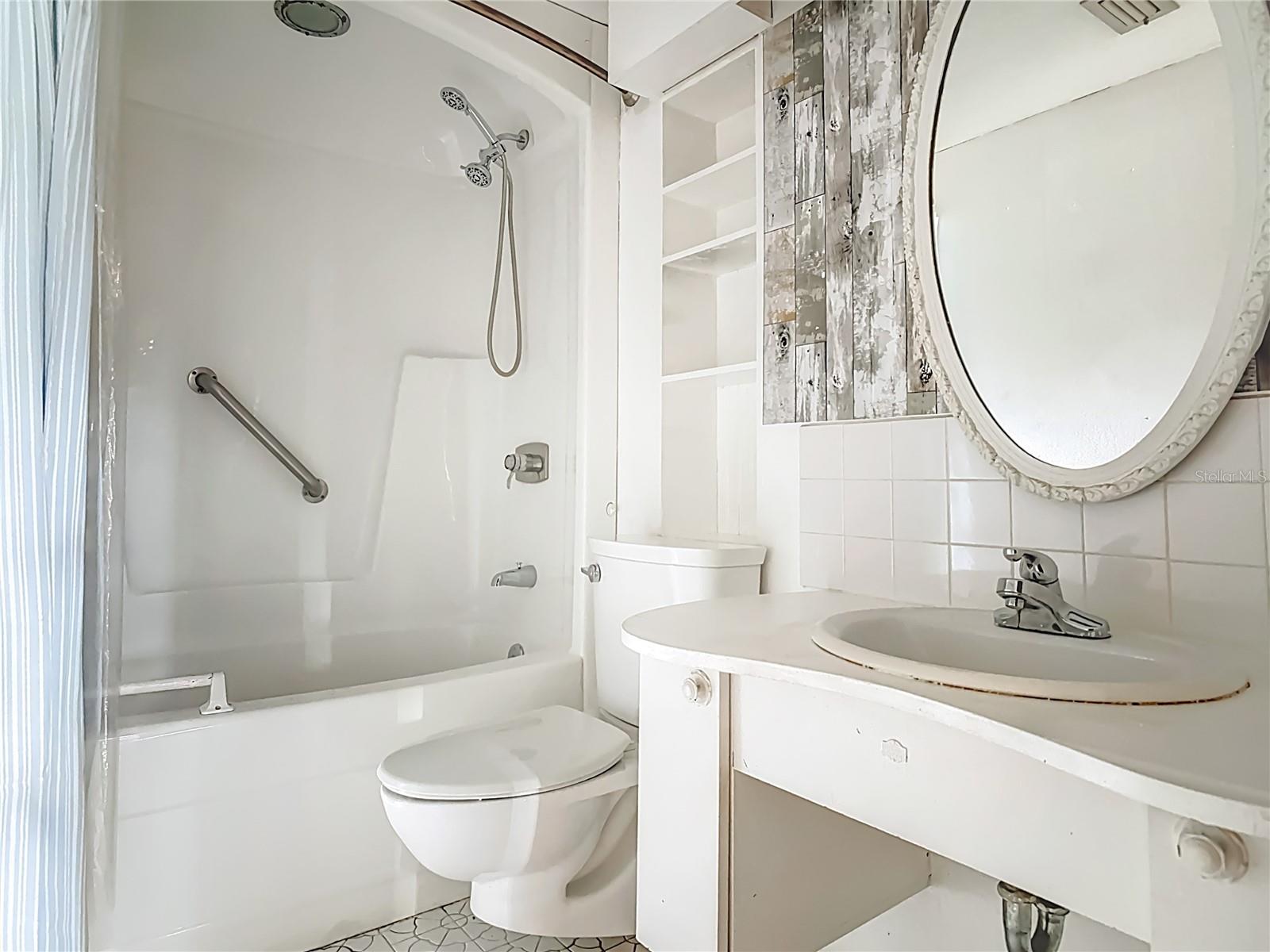 LAKE MARIE ESTS REPLAT - Residential