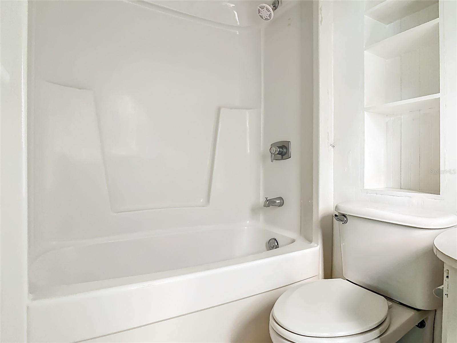 LAKE MARIE ESTS REPLAT - Residential