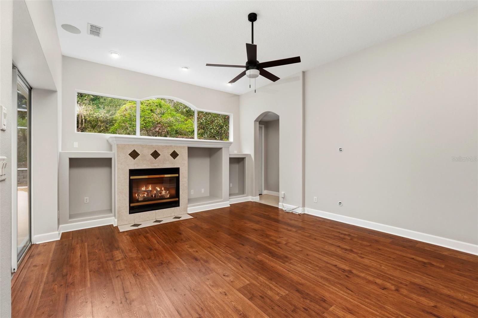 TERRA OAKS - Residential