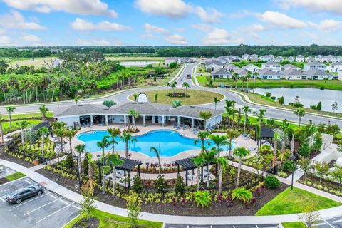 A home in PALMETTO