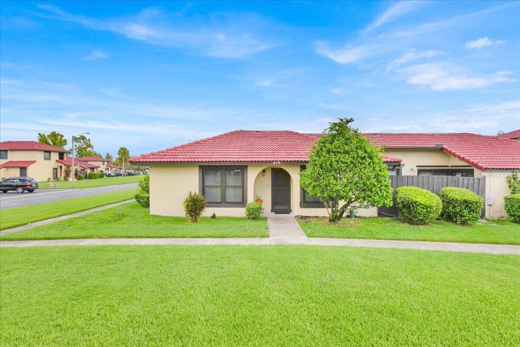 Photo of 475 Hunter Circle, Kissimmee, FL 34758 (MLS # O6442621)
