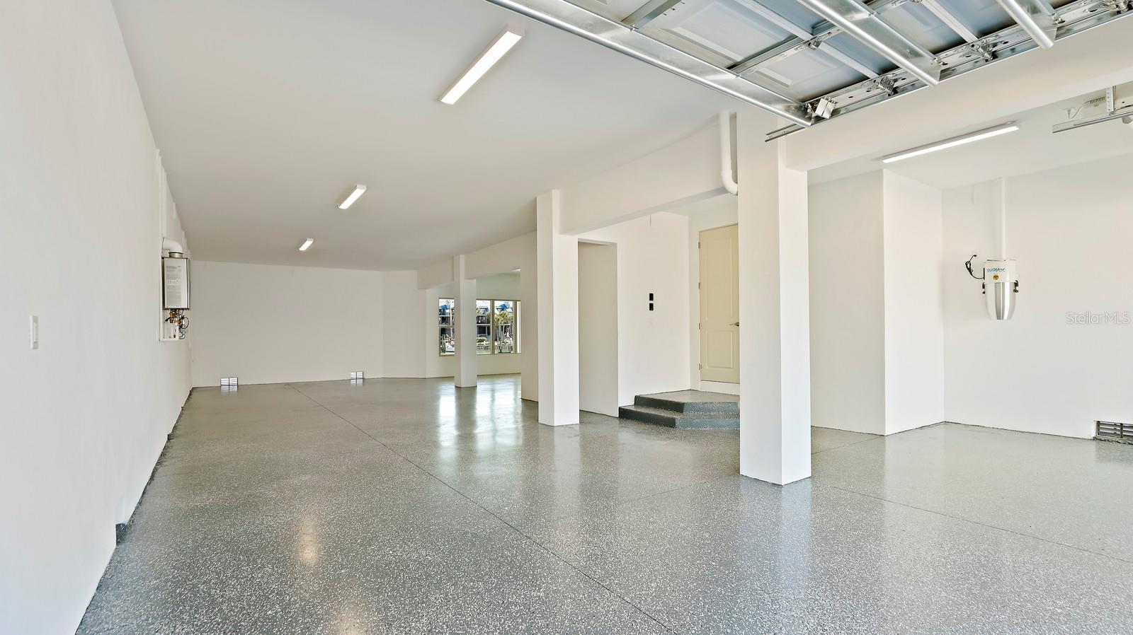 TIERRA VERDE UNIT 1 4TH REP - Residential