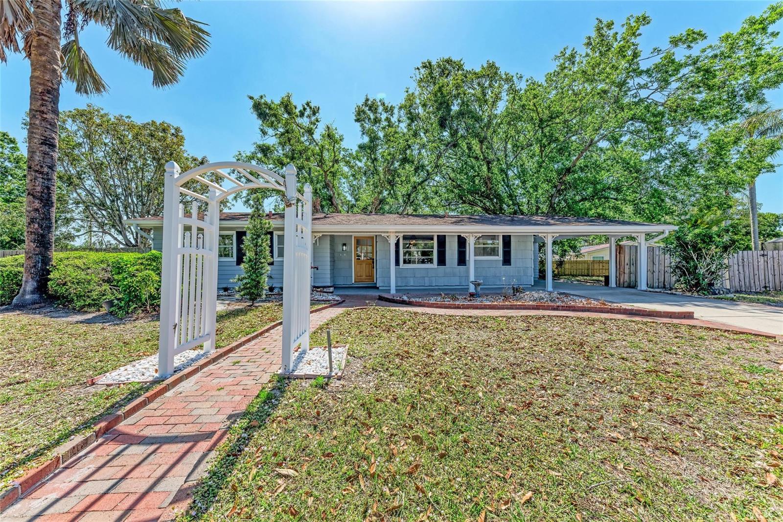 826 LILLIAN LANE
