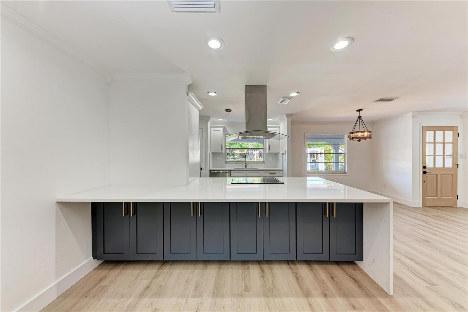 826 LILLIAN LANE
