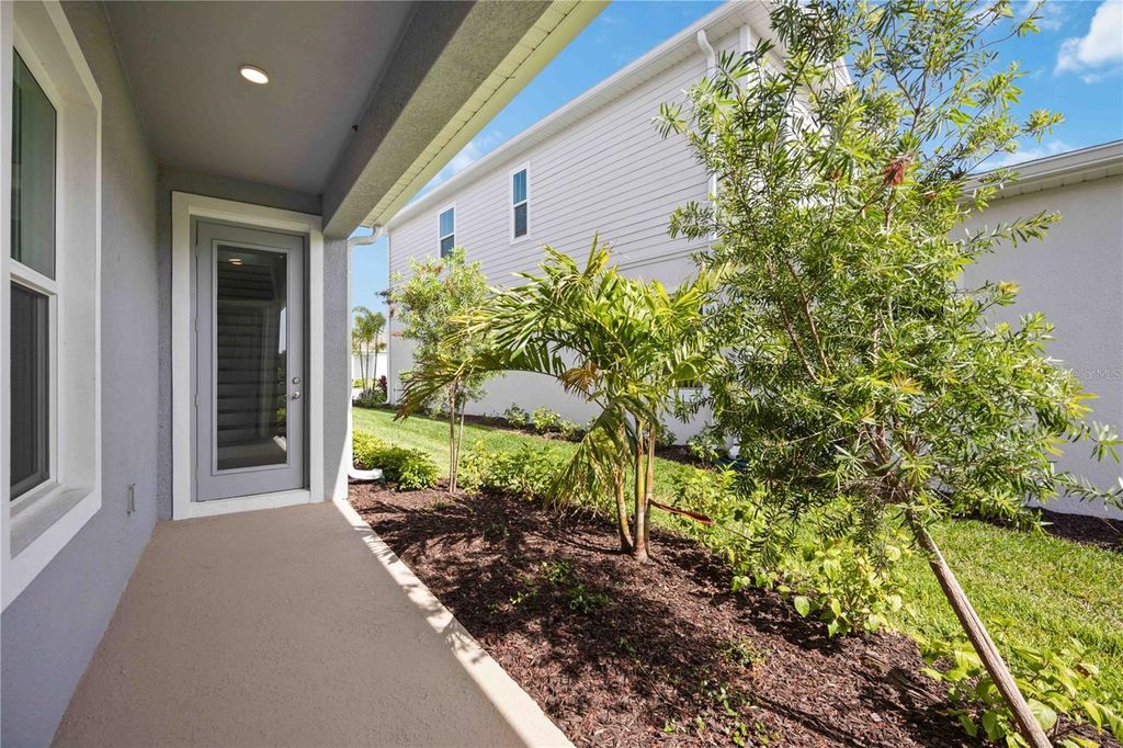 Photo of 160 Eagleston Lane, Sarasota, FL 34240 (MLS # G5098889)