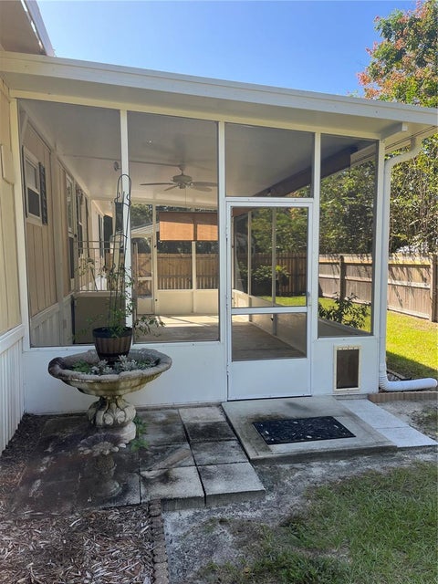 Tiny photo for 10943 SE 131st Place, Ocklawaha, FL 32179 (MLS # G5119313)