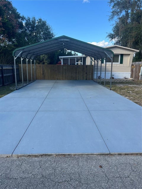 Tiny photo for 10943 SE 131st Place, Ocklawaha, FL 32179 (MLS # G5119313)