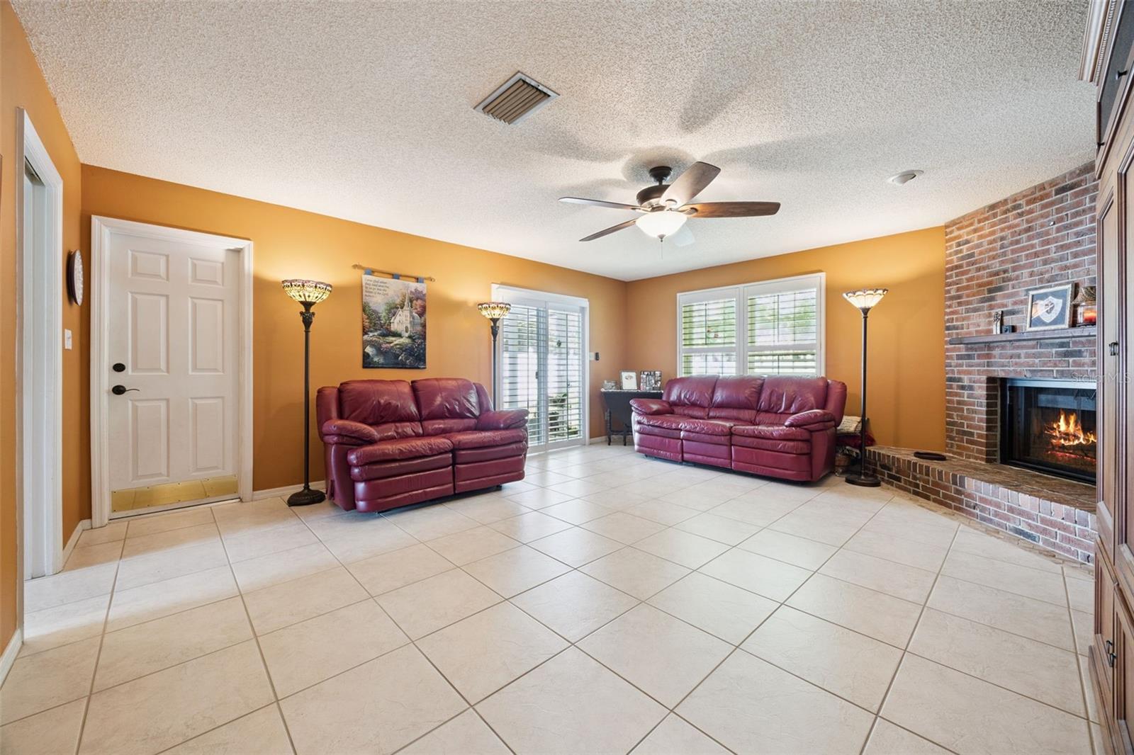 ALOMA ESTATES - Residential