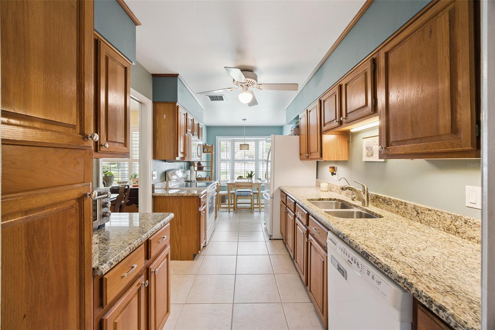 ALOMA ESTATES - Residential