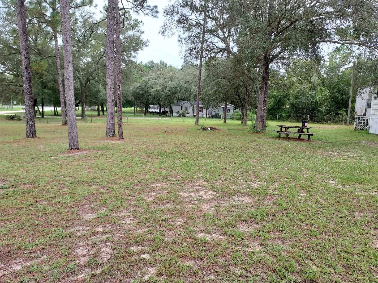 Spacious 3-bedroom, 2-bath mobile home with 1,560 sq ft on 1.06 acres! ?? Just minutes from beautiful natural springs and the World Equestrian Center, this home offers a roomy layout, outdoor space, and a perfect mix of comfort and convenience.