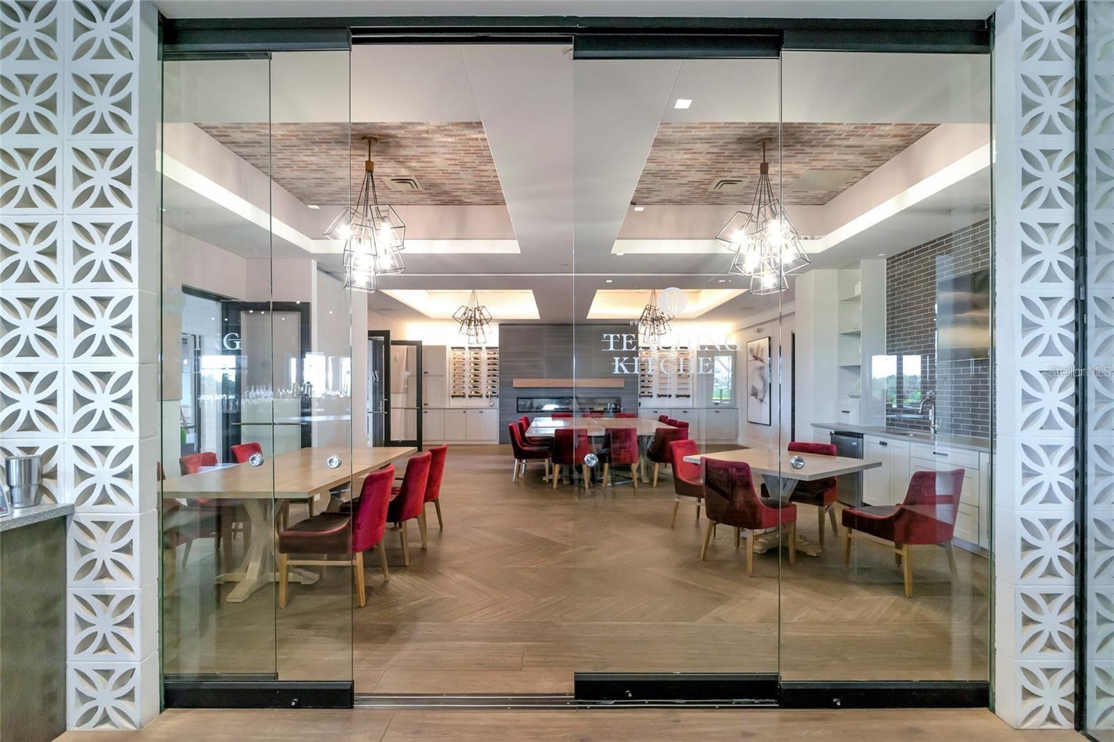 ESPLANADE PH I - Residential Lease
