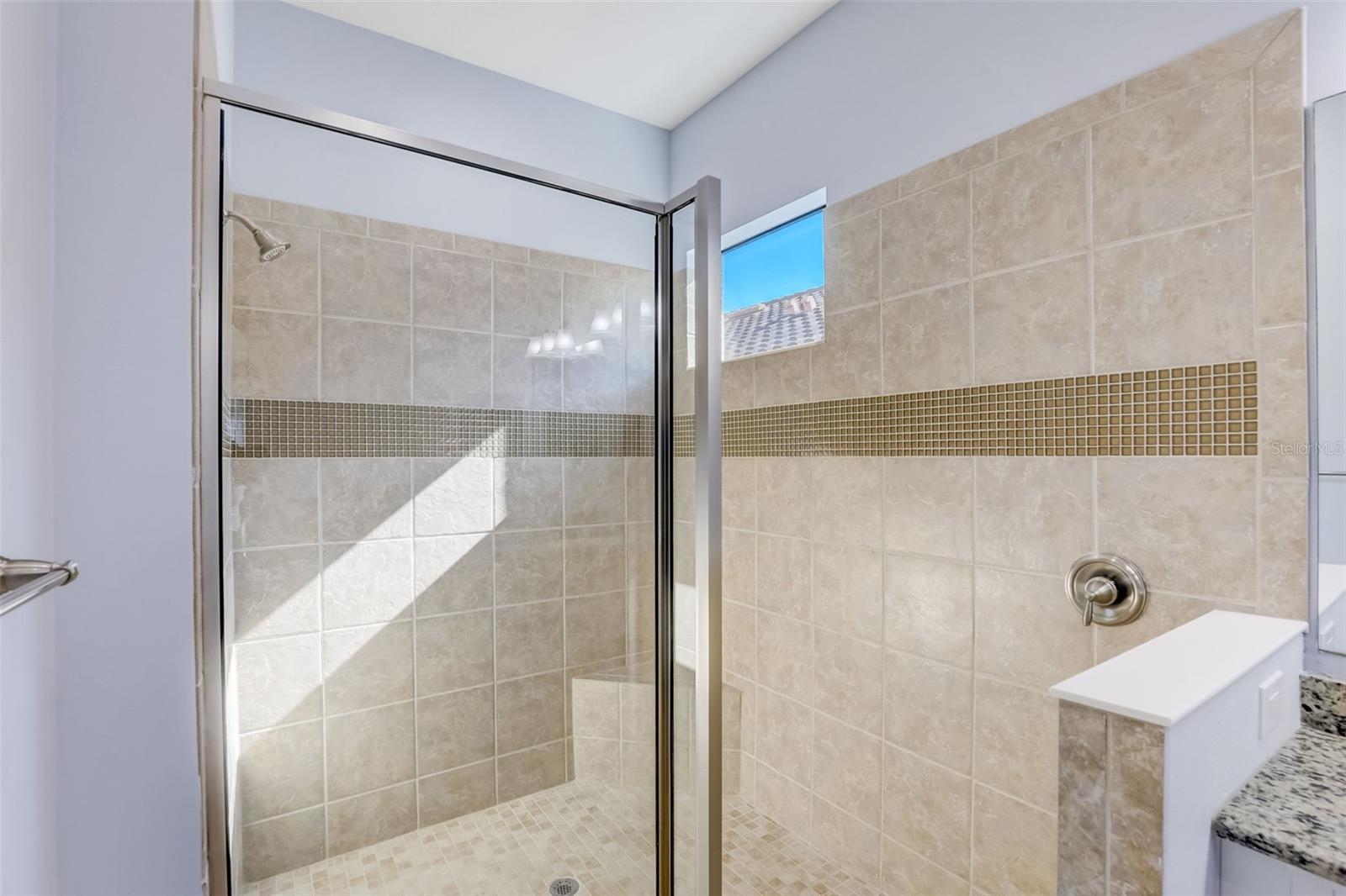 ESPLANADE PH I - Residential Lease