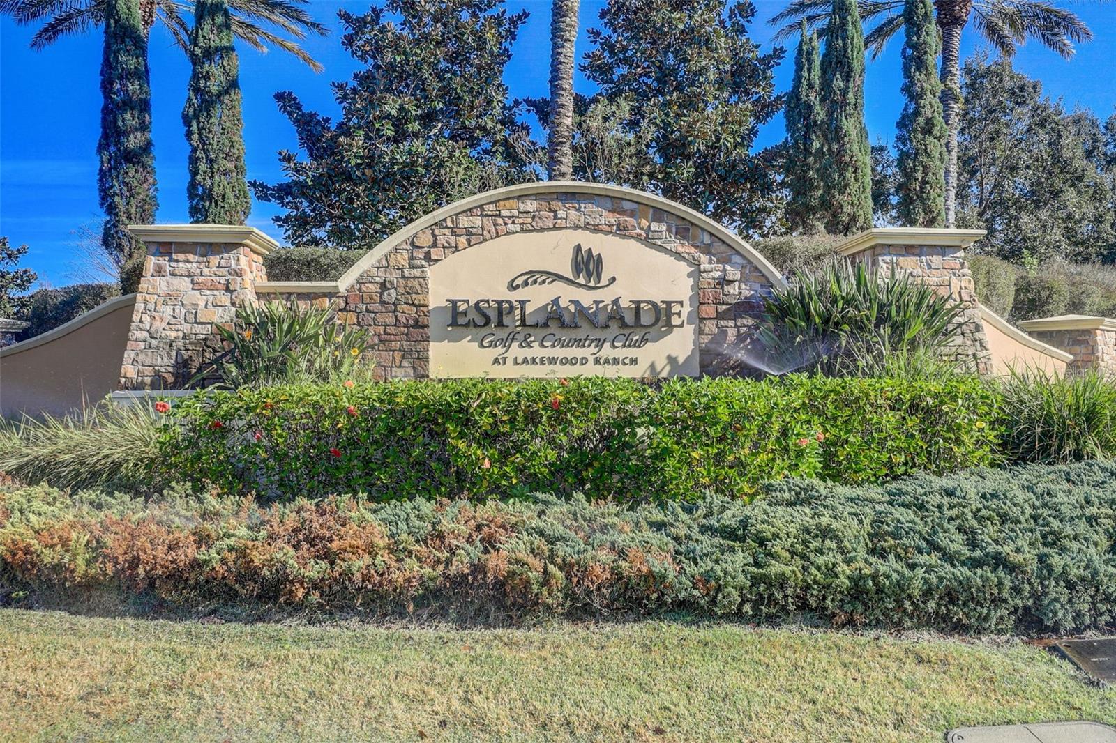 ESPLANADE PH I - Residential Lease