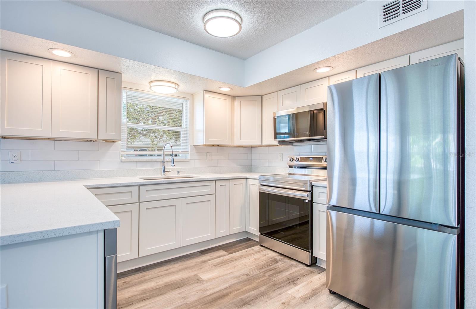 BAHIA VISTA SUB - Residential Lease