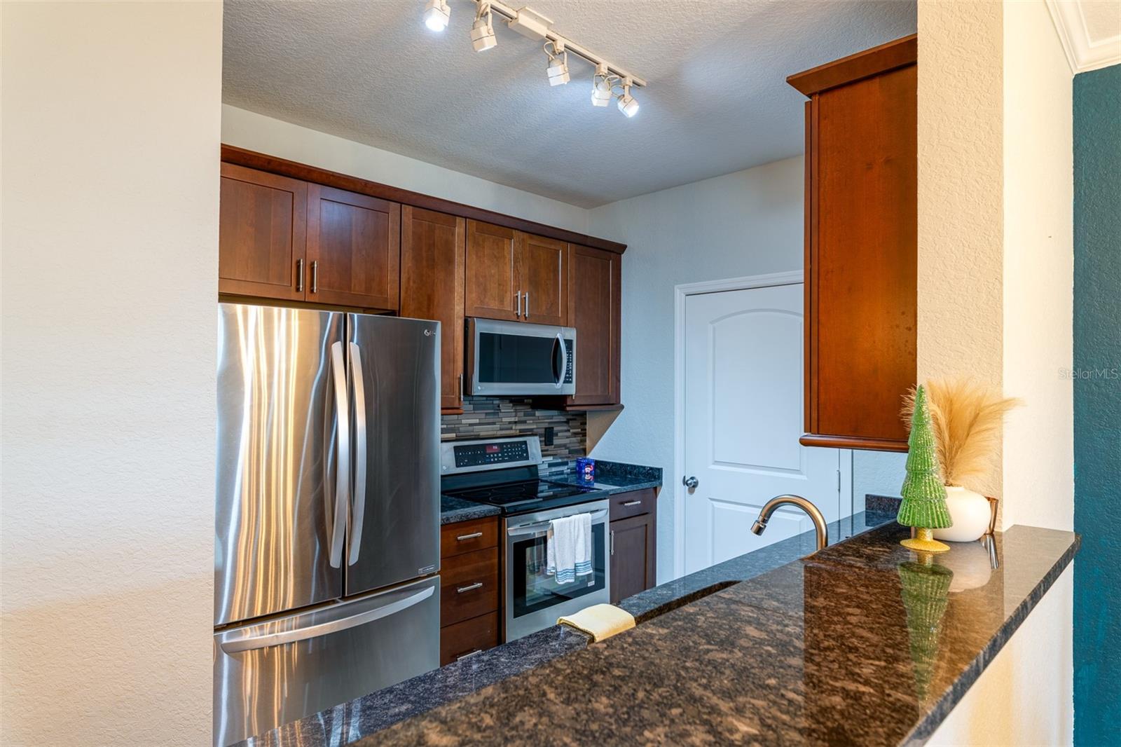 4221 W SPRUCE STREET 1303