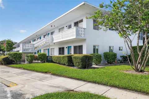 Photo of 8320 112th Street #208, Seminole, FL 33772 (MLS # O6436446)
