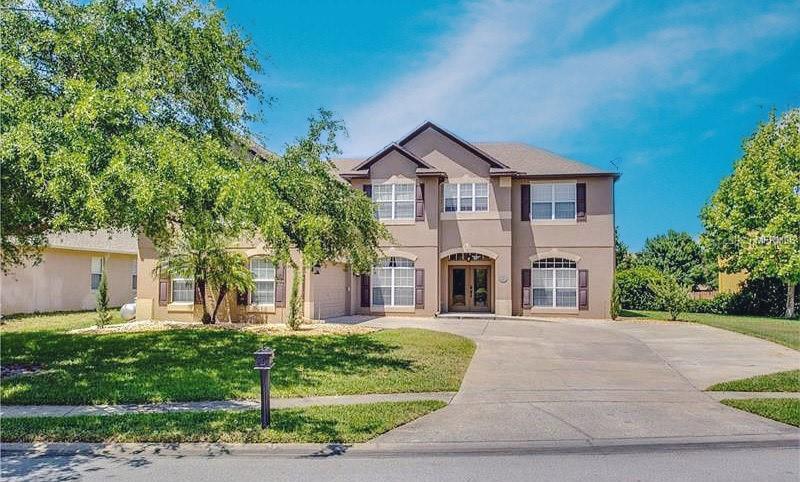 Closing cost or rate buy down provided at buyer's discretion!! Buyer also has the ability to assume the loan at a 4.375 rate! Welcome to this spacious 5-bedroom, 4-bathroom pool home in the gated lakefront community of Johns Landing! With nearly 4,000 sq ft of living space (excluding the garage), this home is perfect for large or multi-generational households. Upstairs features two primary master suites, ideal for extended family or shared living arrangements, along with additional bedrooms and a spacious loft. Downstairs includes a private bedroom as an in-law style suite or guest quarters. The layout also offers formal living and dining rooms, an open kitchen with center island, and a generous family room that leads to a screened-in pool and spa with covered patio for entertaining. The roof is new, the HVAC was just serviced 8/13/2025, the pool was acid washed and equipment is new, 8/13/2025.
Residents enjoy gated access, a playground, and a private community boat ramp to Johns Lake, renowned for boating and fishing. Conveniently located just minutes from historic downtown Winter Garden and Downtown Clermont, few minutes to the FL Turnpike, and about 30 minutes to downtown Orlando and major attractions, this home offers the ideal combination of space, comfort, and location.