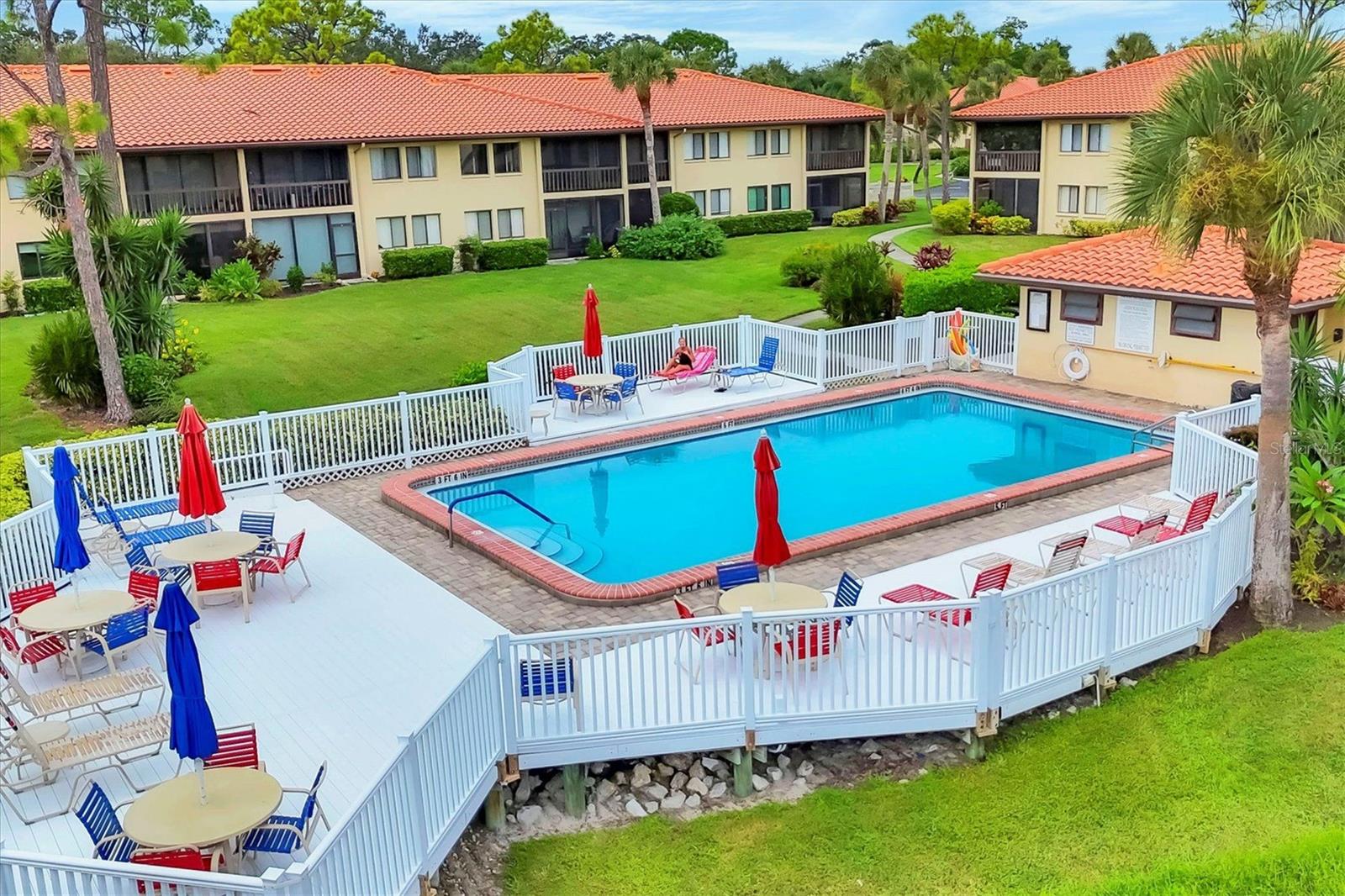 VILLAGE LAKE / THE MEADOWS - Residential