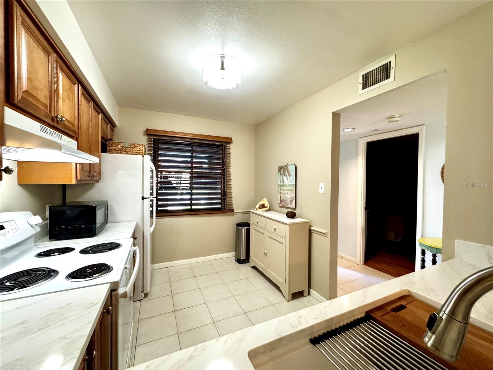 VILLAGE LAKE / THE MEADOWS - Residential