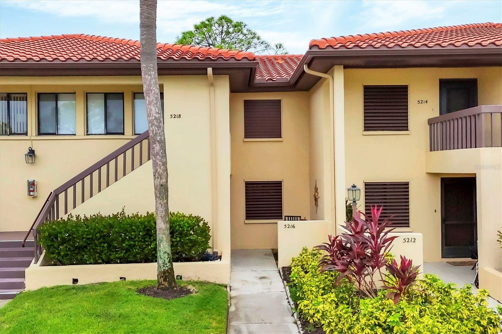 VILLAGE LAKE / THE MEADOWS - Residential