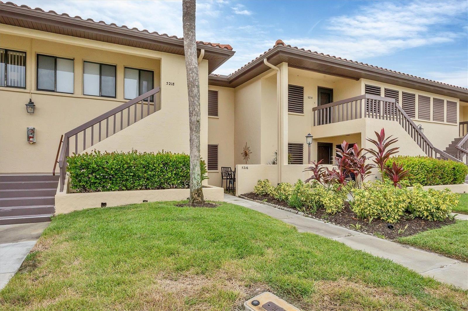 VILLAGE LAKE / THE MEADOWS - Residential