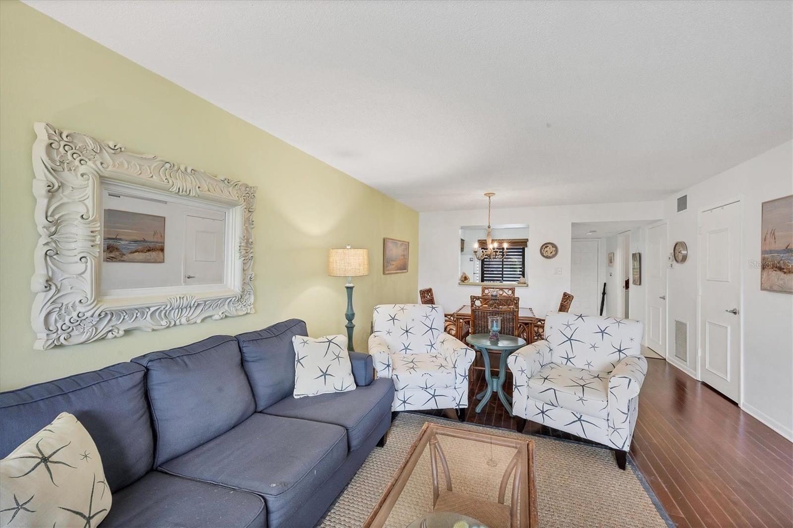 VILLAGE LAKE / THE MEADOWS - Residential