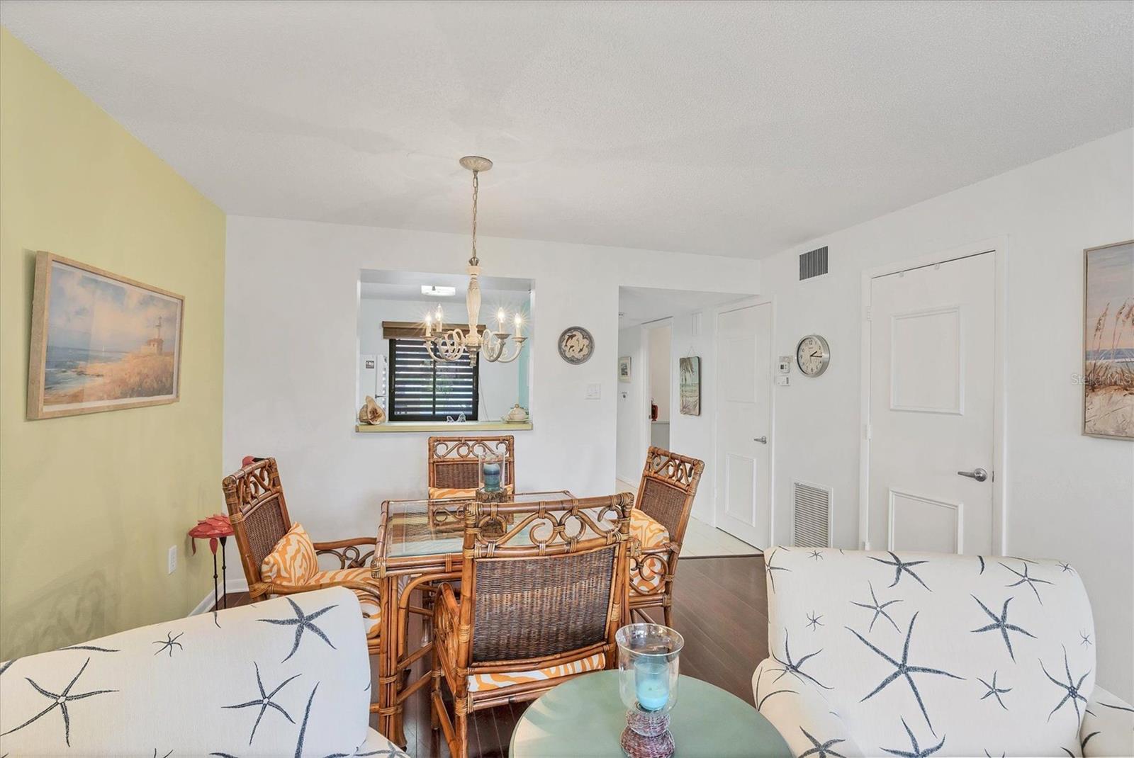 VILLAGE LAKE / THE MEADOWS - Residential