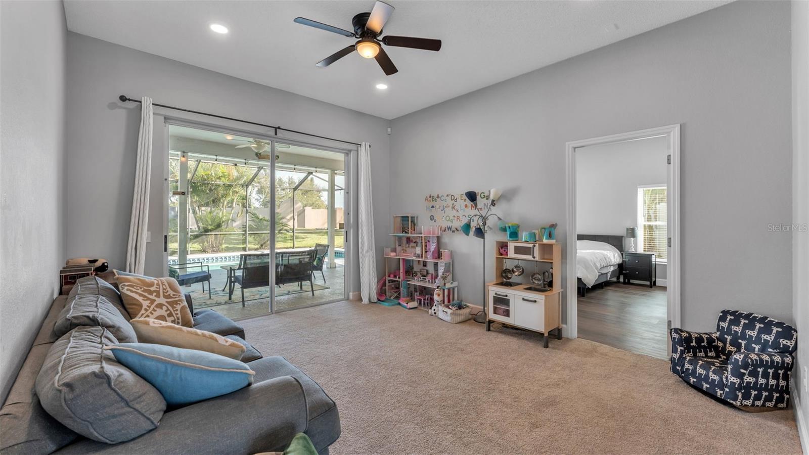 SUMMERLAND HILLS - Residential