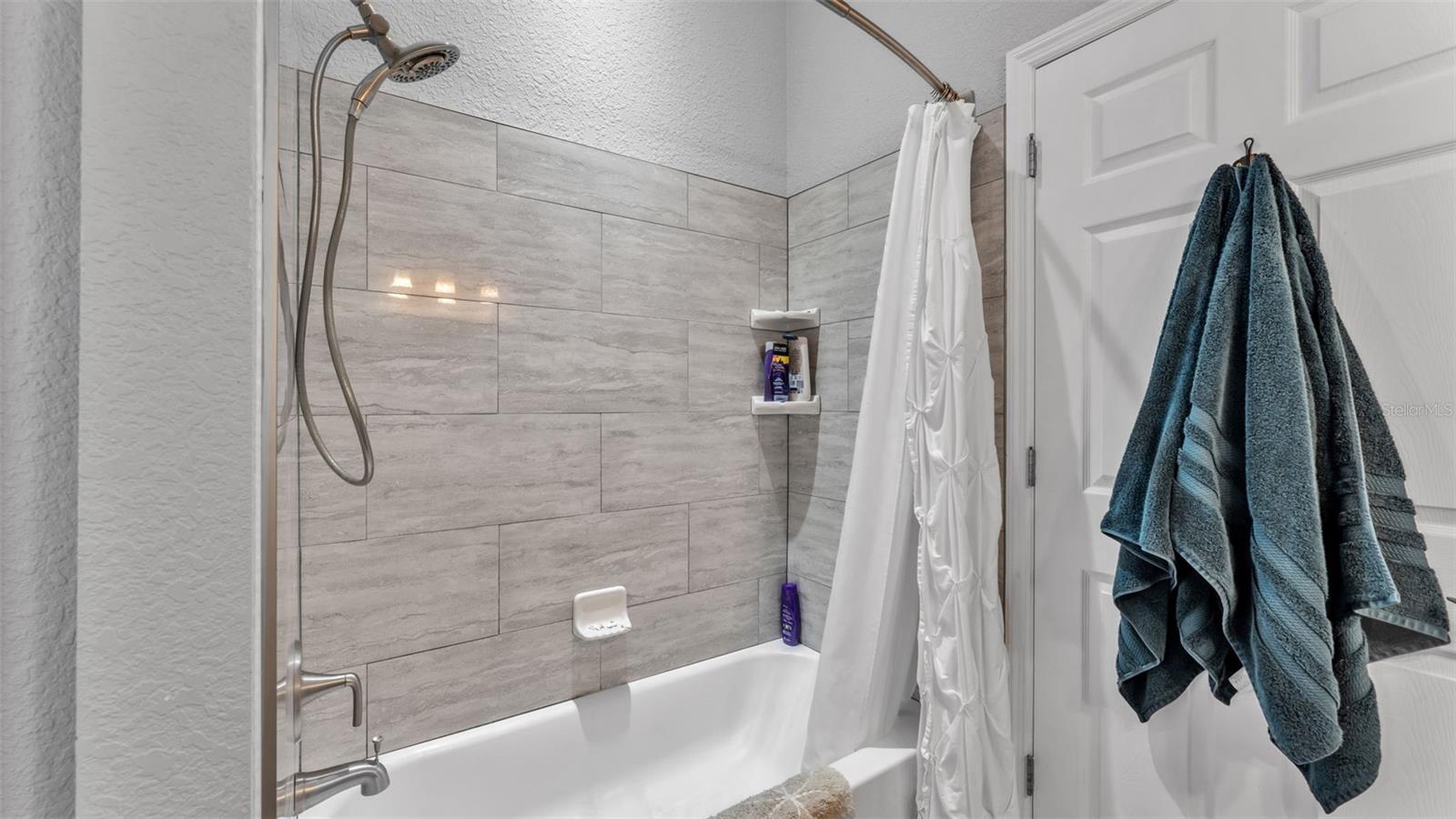 SUMMERLAND HILLS - Residential