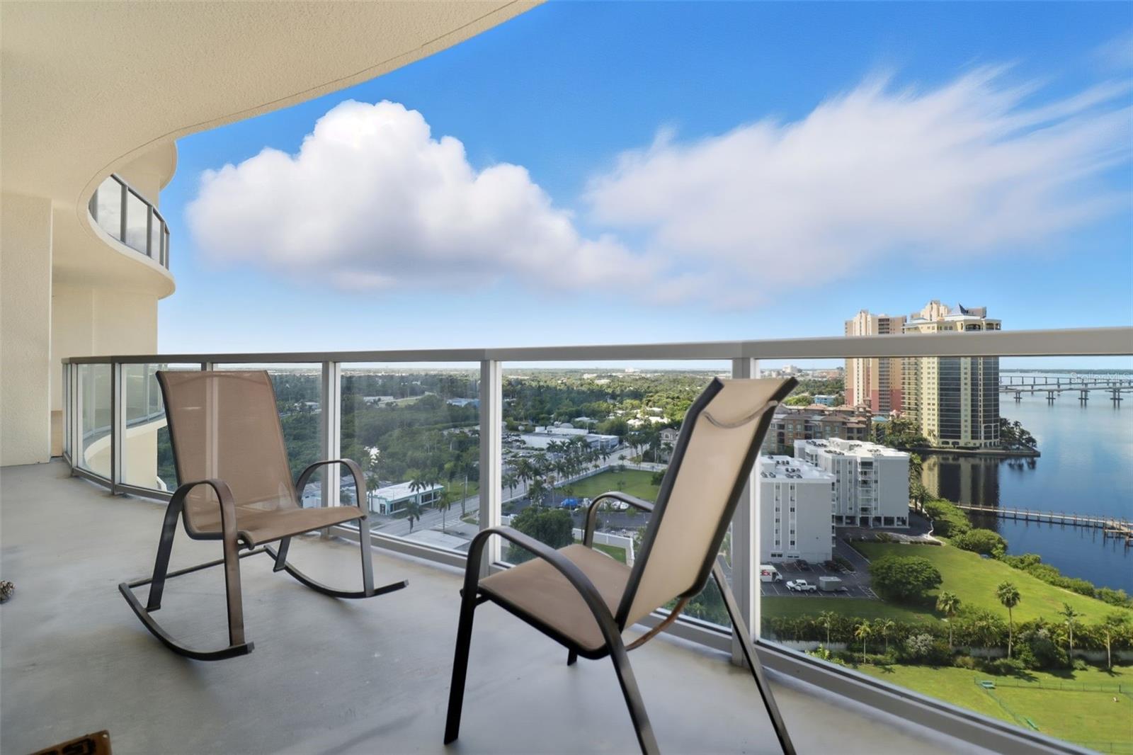 OASIS TOWER 1 - Residential