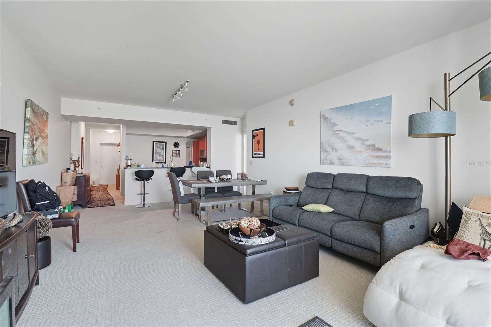 OASIS TOWER 1 - Residential