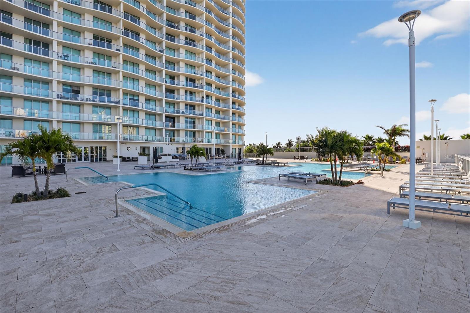 OASIS TOWER 1 - Residential