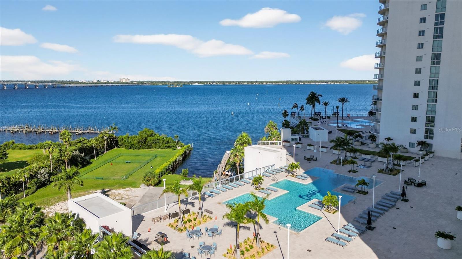 OASIS TOWER 1 - Residential