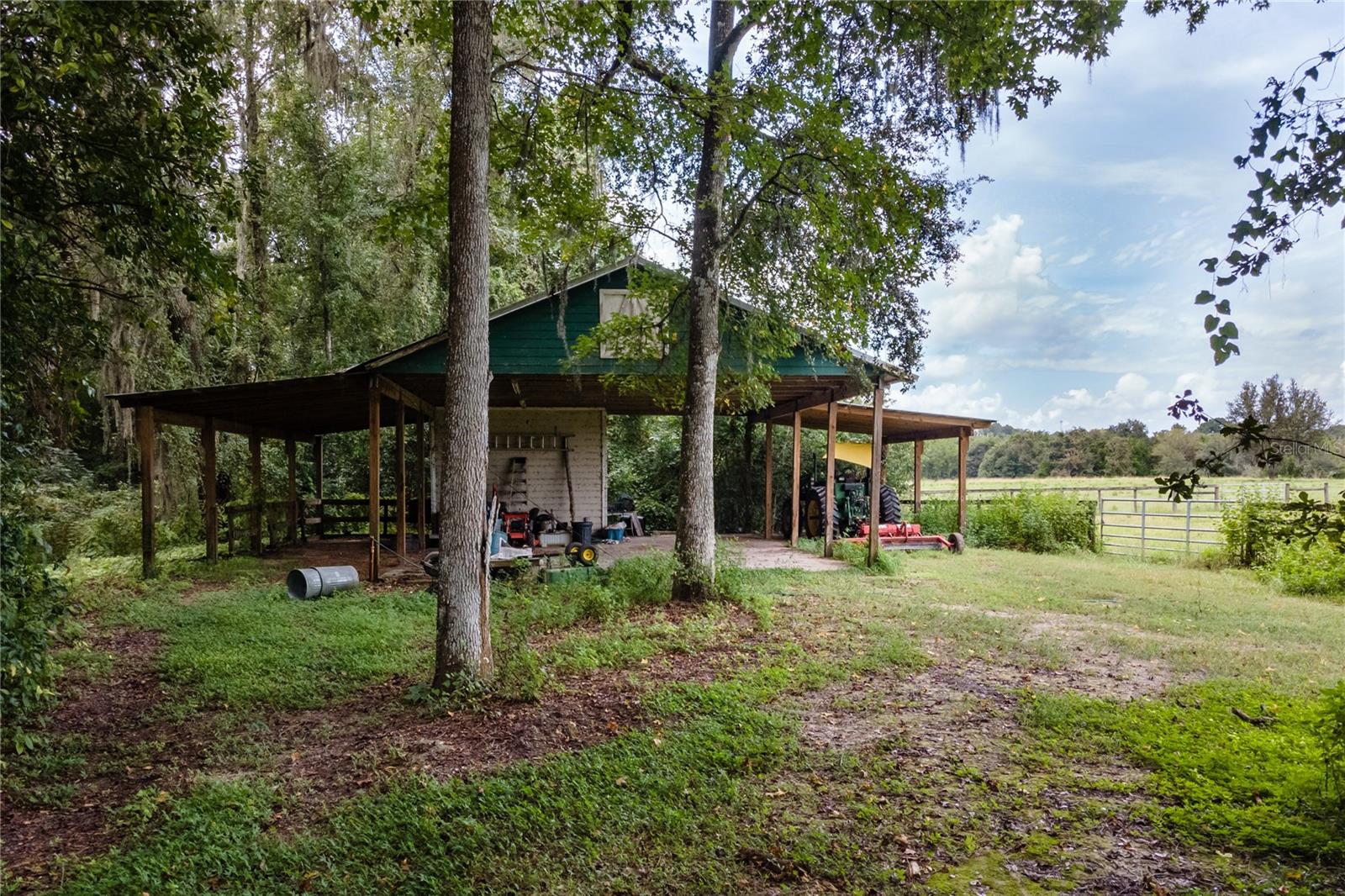 QUARRY LAKES - Farm