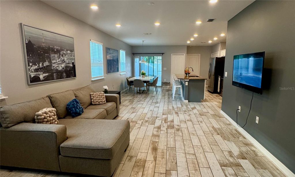 Photo of 118 Hurst Ct, Deland, FL 32724 (MLS # O6398360)