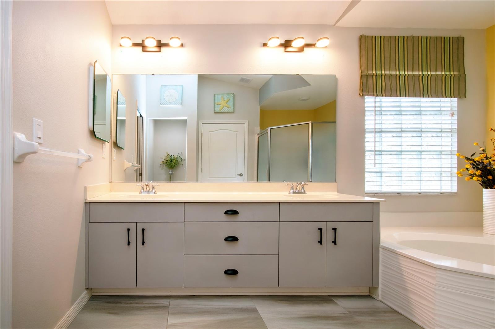 SUN CITY CENTER UNIT 150 PH - Residential