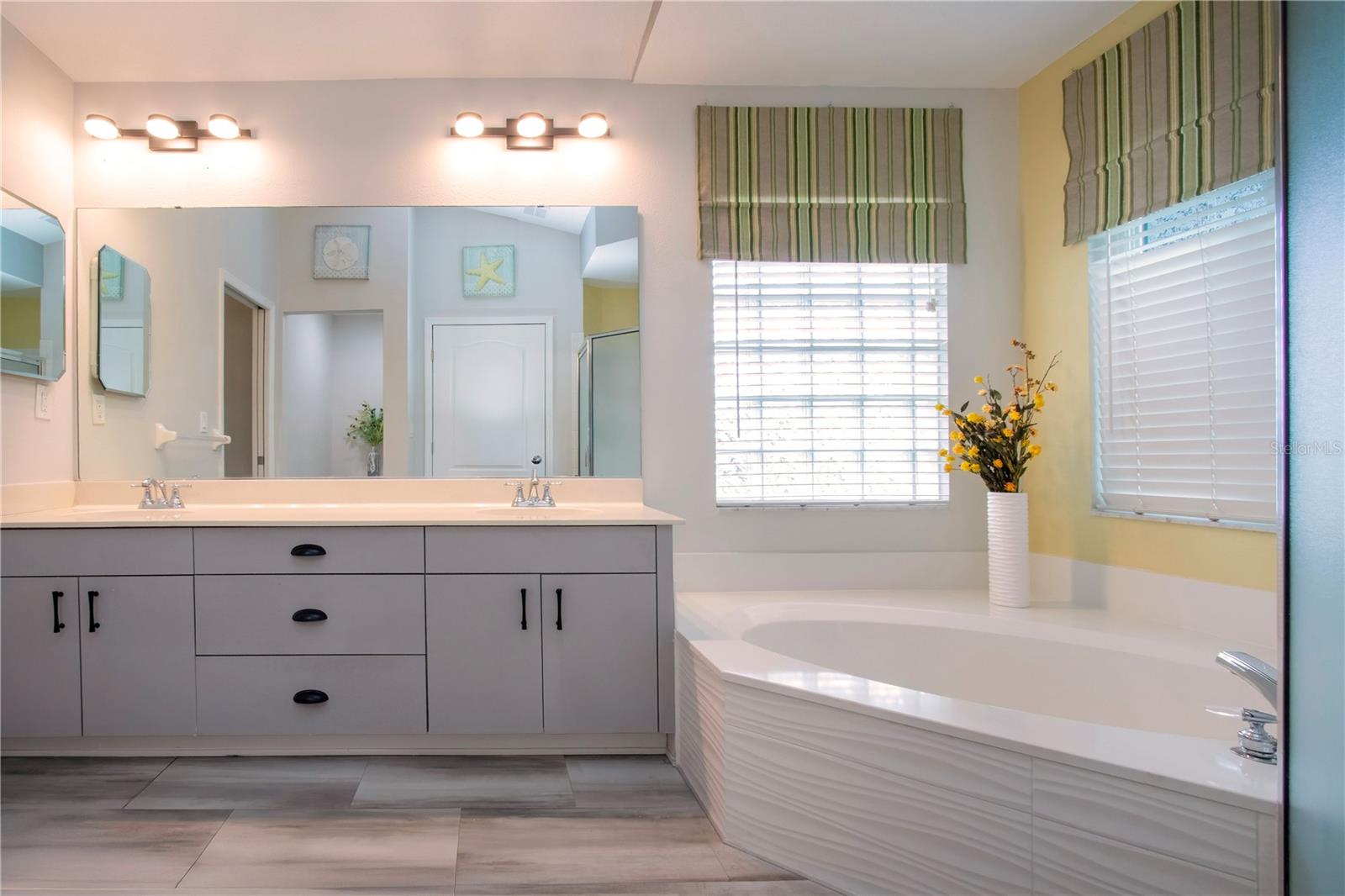 SUN CITY CENTER UNIT 150 PH - Residential
