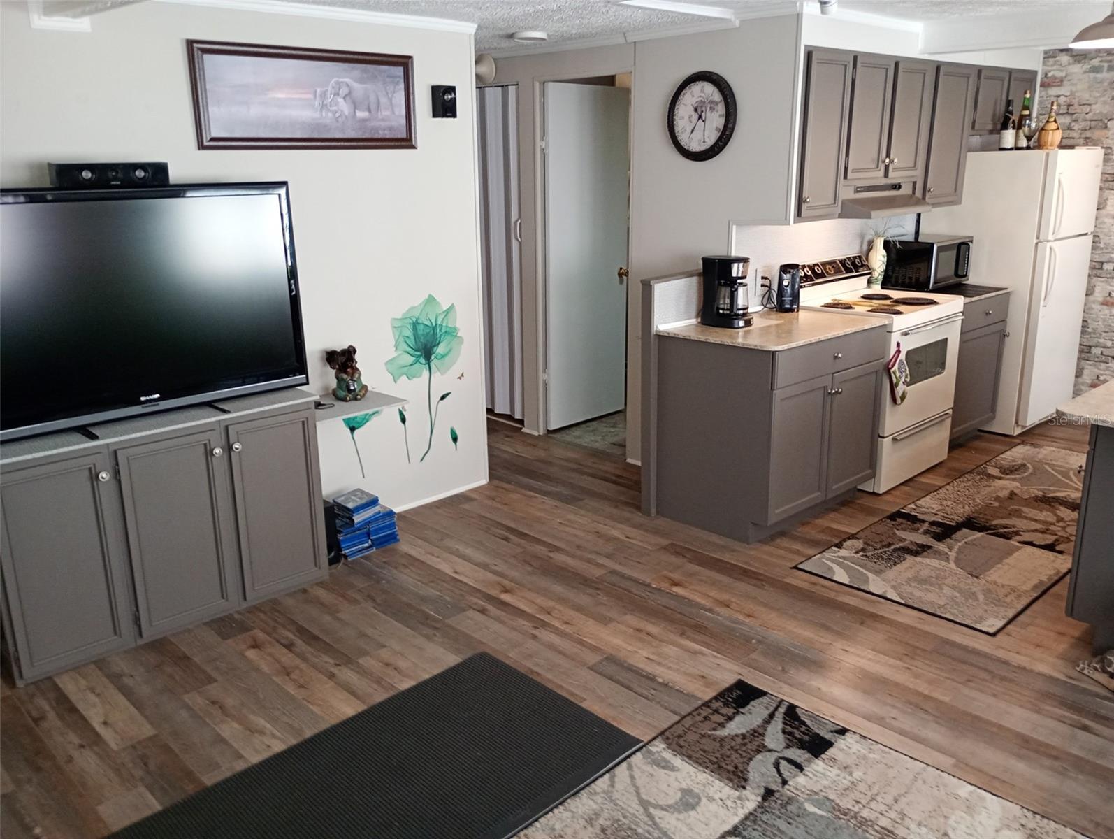 LEISURE WORLD PARK - Residential