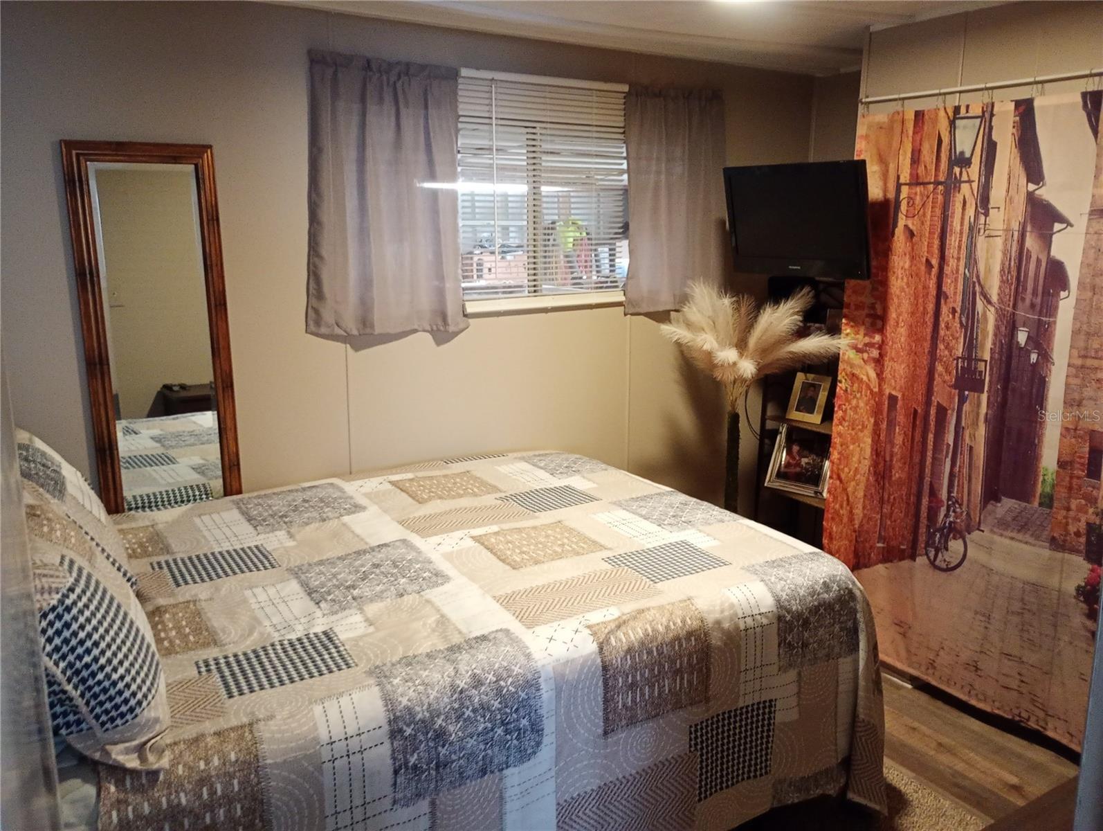 LEISURE WORLD PARK - Residential