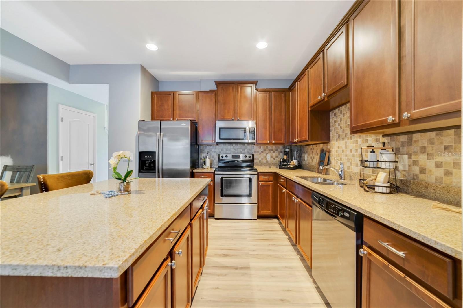 7411 RIPPLEPOINTE WAY