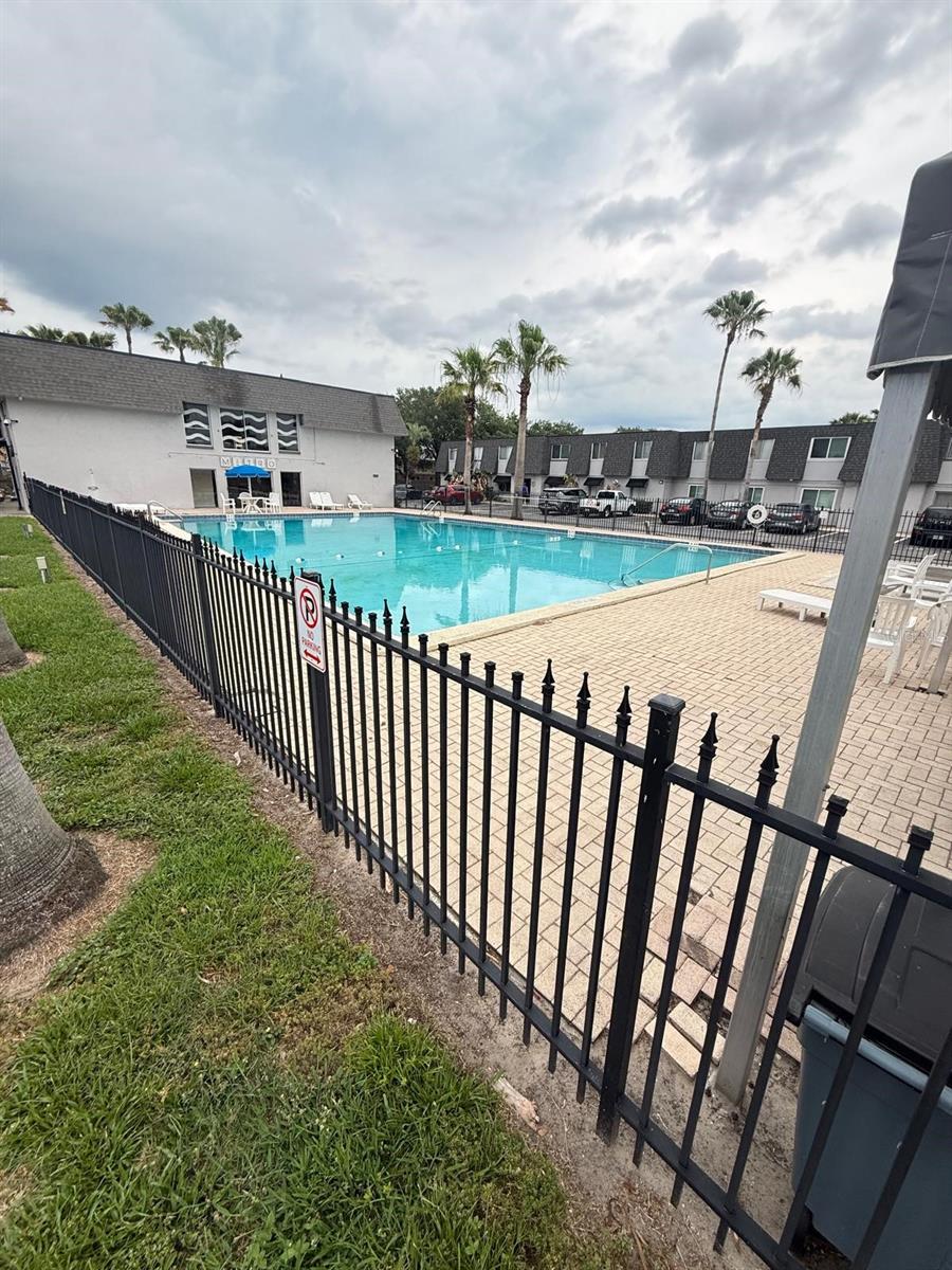 METRO/MICHIGAN PARK CONDO - Residential