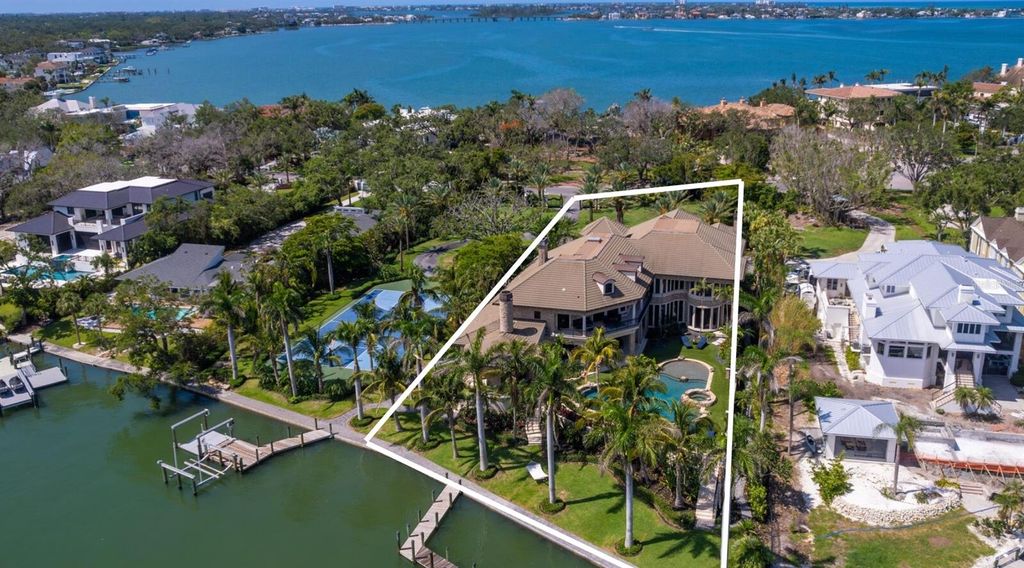 Photo of 1423 Hillview Drive, Sarasota, FL 34239 (MLS # A4686188)