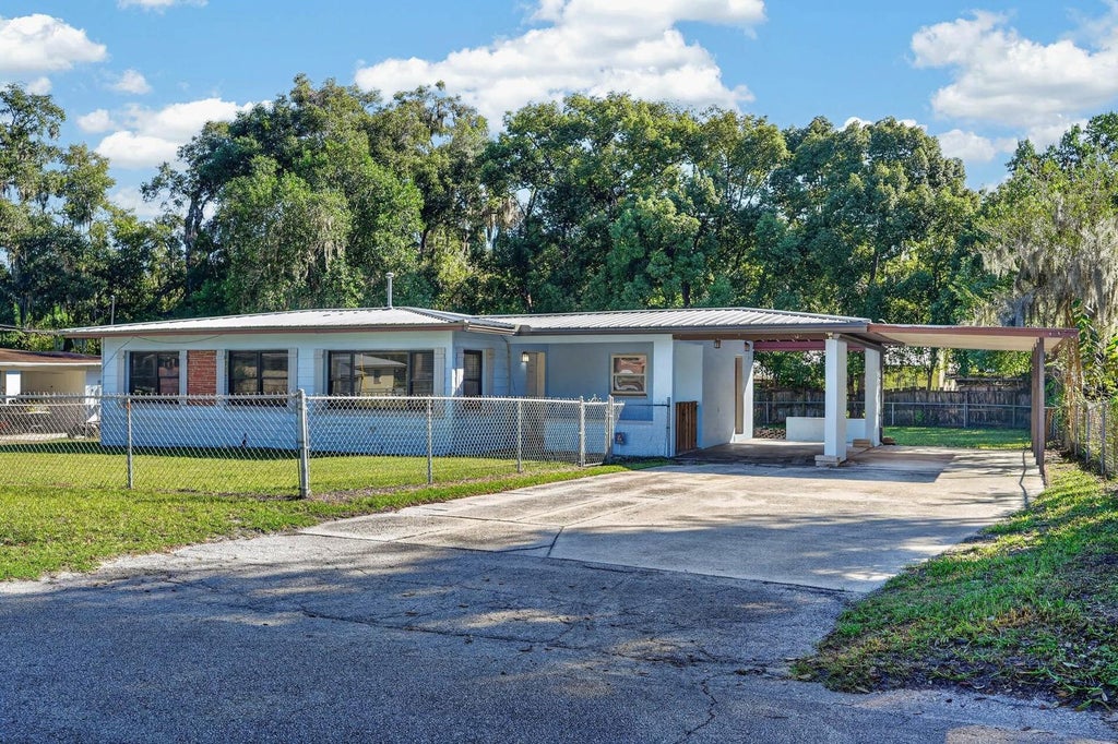 Photo of 211 Fern Street, Palatka, FL 32177 (MLS # FC322237)