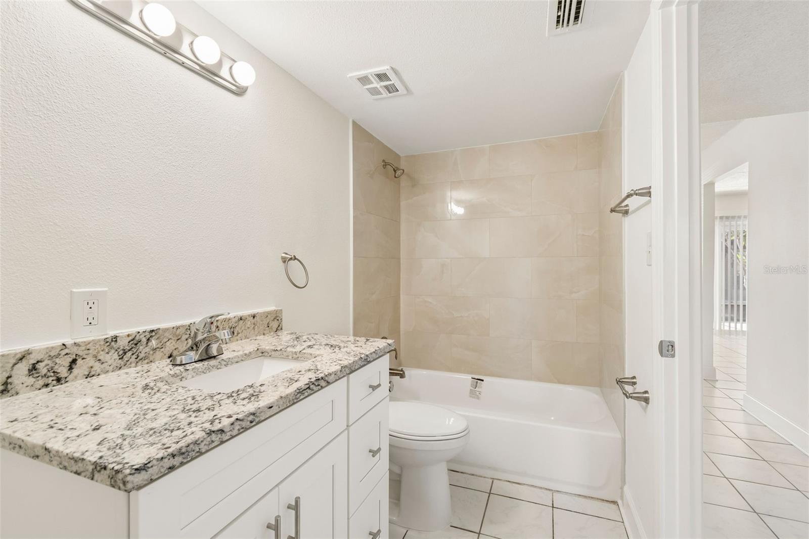 JAMESTOWN CONDO - Residential